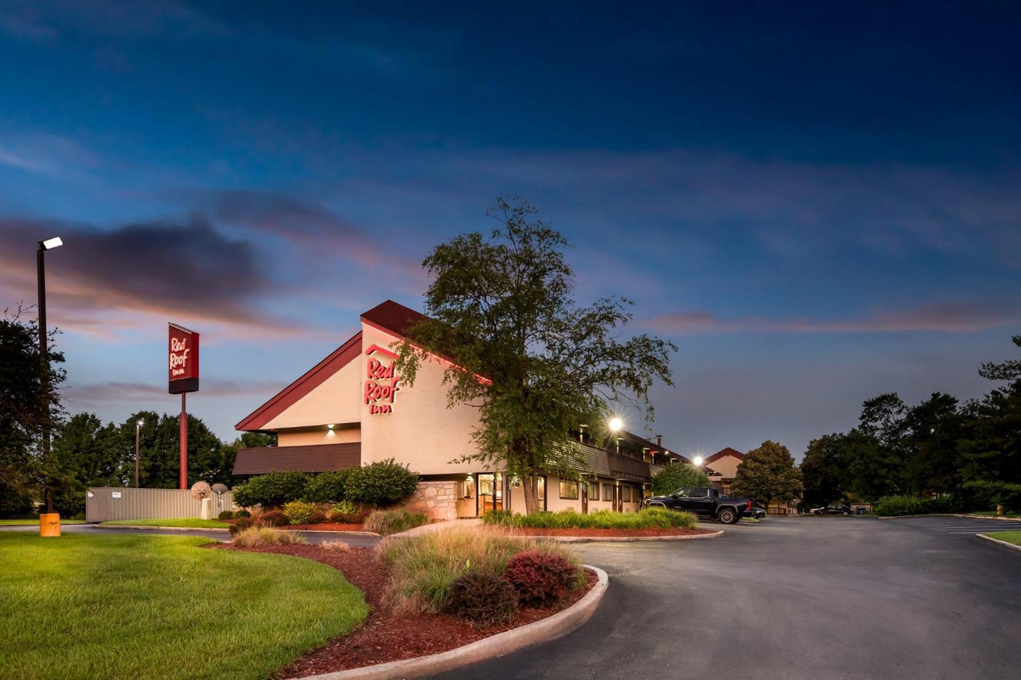 Red Roof Inn Indianapolis North - College Park Exterior photo